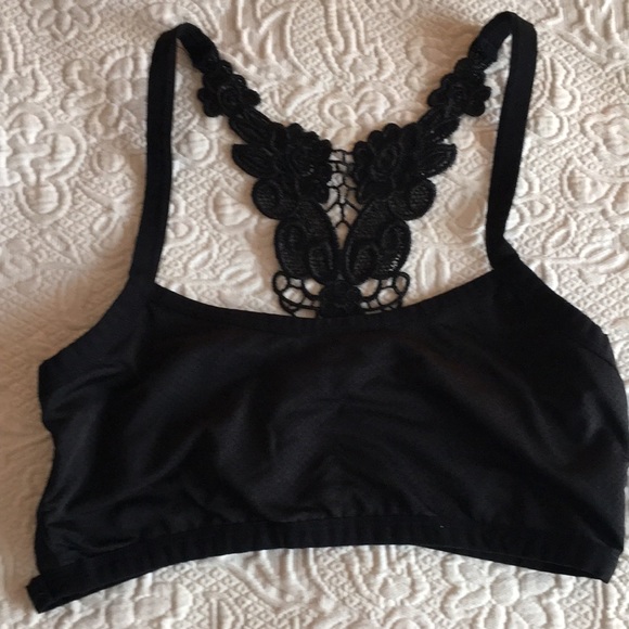 Black lace detail sports bra - Picture 1 of 3
